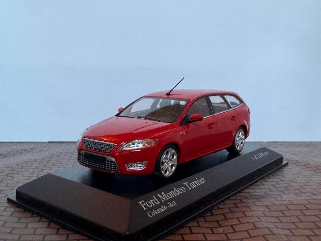 Ford Mondeo Turnier mk4 Fire Red 2007 Minichamps 1:43, Ophalen of Verzenden, Zo goed als nieuw, Auto, MiniChamps