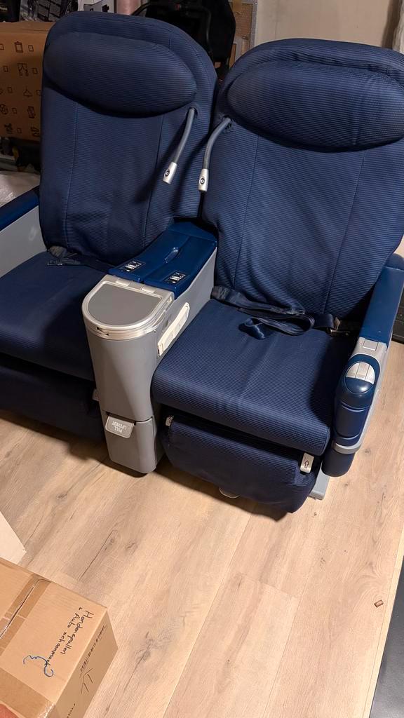KLM Business Class Vliegtuigstoelen - Uniek!, Huis en Inrichting, Stoelen, Gebruikt, Twee, Kunststof, Blauw, Ophalen