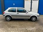 Ford Fiësta 1.3 I 3DR 2002 Grijs, Auto's, Voorwielaandrijving, 1299 cc, Stof, Zwart