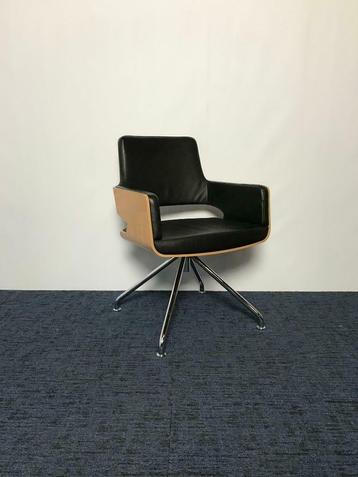 26 x Design vergaderstoel Thonet S843 - zwart leder beschikbaar voor biedingen