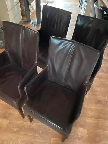 4 bruine lederen stoelen beschikbaar voor biedingen