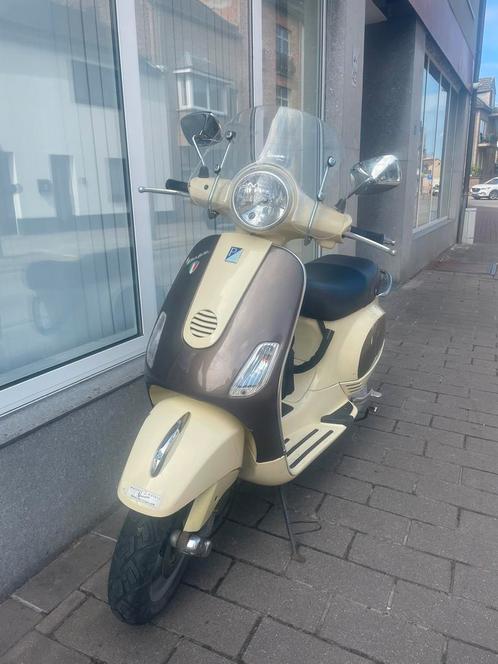 Vespa Crème Piaggo - 2006, Fietsen en Brommers, Scooters | Vespa, Zo goed als nieuw, Ophalen