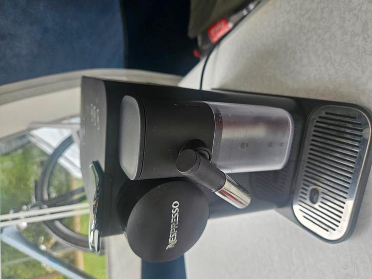 Nespresso koffiezetapparaat zo goed als nieuw, Witgoed en Apparatuur, Koffiezetapparaten, Zo goed als nieuw, Ophalen