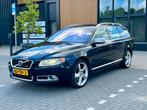 Volvo V70 2.4 D5 185PK Automaat | R-Design | 19” | Schuifdak, 2000 kg, Zwart, Stationwagon, Diesel