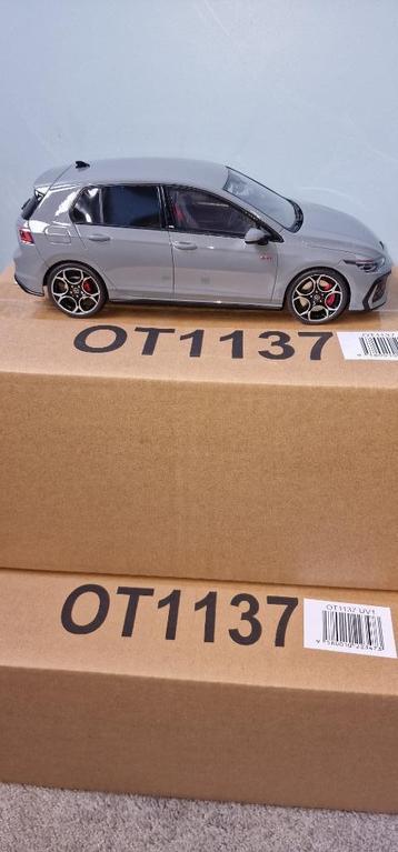 Volkswagen Golf GTI VIII Maansteengrijs OT1137 beschikbaar voor biedingen