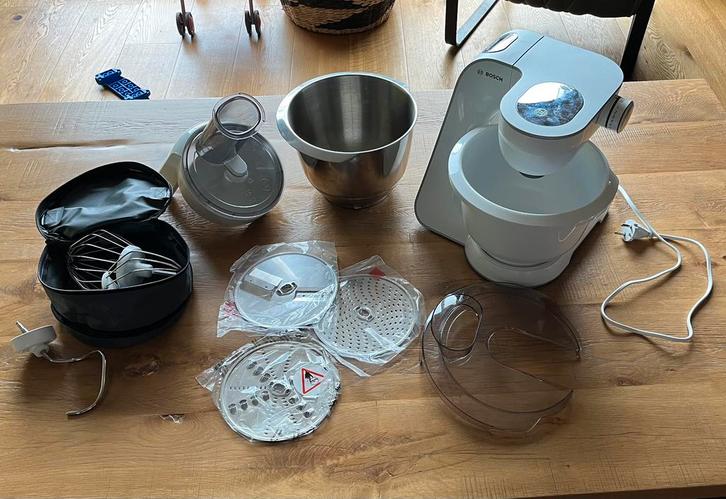 Bosch  keukenmachine zeer compleet - Zo goed als nieuw!, Huis en Inrichting, Keuken | Tupperware, Zo goed als nieuw, Overige typen