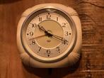 Bakelieten hangklok, Sieraden, Tassen en Uiterlijk, Horloges | Antiek, Ophalen of Verzenden, Overige materialen, Overige merken