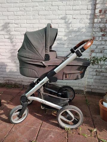 Mutsy Nio kinderwagen met maxicosi adapter, kan verzonden beschikbaar voor biedingen