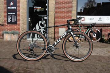 Factor OSTRO GRAVEL SRAM Red AXS XPLR Gravelbike