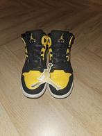 NIKE JORDAN 1 RETRO MID NEW LOVE 35.5, Kleding | Dames, Schoenen, Zwart, Ophalen of Verzenden, Jordan, Sneakers of Gympen