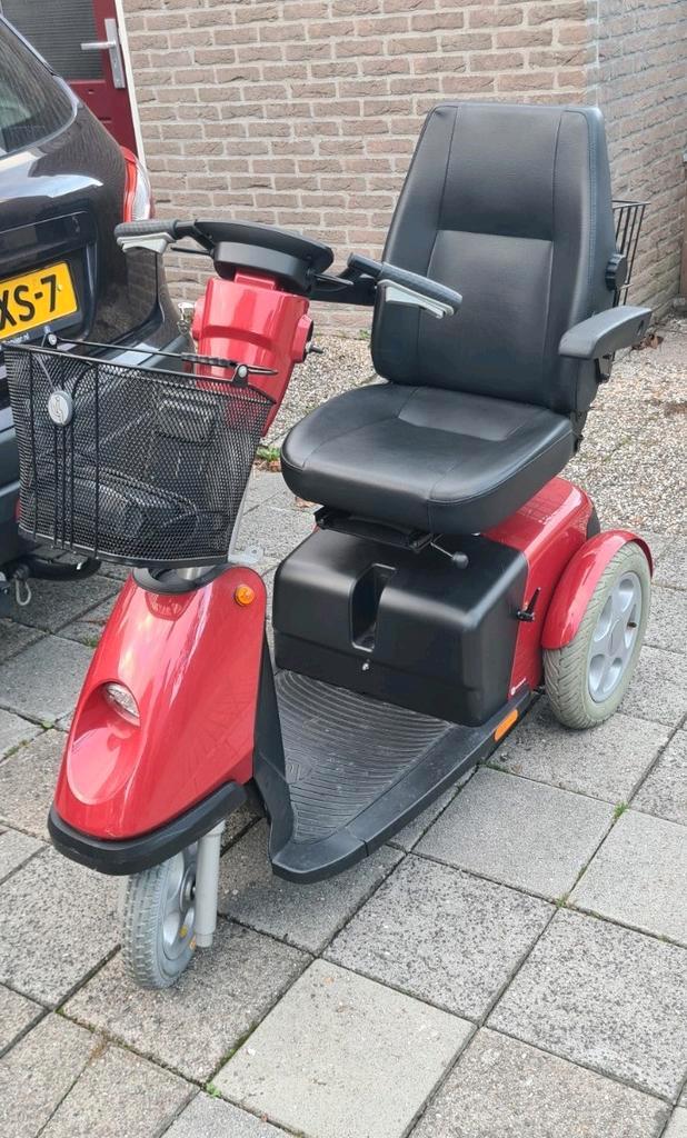 Nette trophy 6 met weinig kilometers, Diversen, Rolstoelen, Zo goed als nieuw, Elektrische rolstoel, Ophalen
