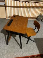 Oud schoolbankje met stoel tafel 61 bij 43 CM hoogte 61 cm, Ophalen