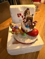 Disneyland Parijs kerst beeld Knabbel en Babbel, Verzamelen, Disney, Ophalen of Verzenden, Mickey Mouse, Zo goed als nieuw, Beeldje of Figuurtje