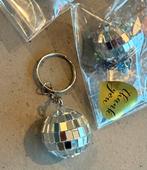 Leuk surprise / schoen kadootje, discobal sleutelhanger!, Ophalen of Verzenden, Nieuw, Overige typen
