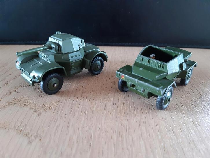 Dinky Toys Army 670 Armoured Car en 673 Daimler Dingo Scout, Hobby en Vrije tijd, Modelauto's | 1:43, Zo goed als nieuw, Auto