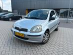 Toyota Yaris 1.3 16V 3DR Linea Luna 2000 Grijs. nieuw APK, Voorwielaandrijving, 1299 cc, 4 cilinders, 400 kg