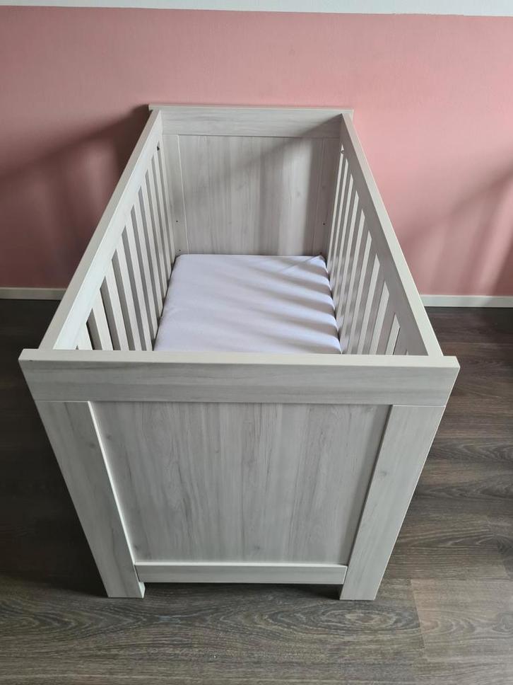 Ledikant van Interbaby, Kinderen en Baby's, Babywiegjes en Ledikanten, Zo goed als nieuw, Ledikant, Ophalen