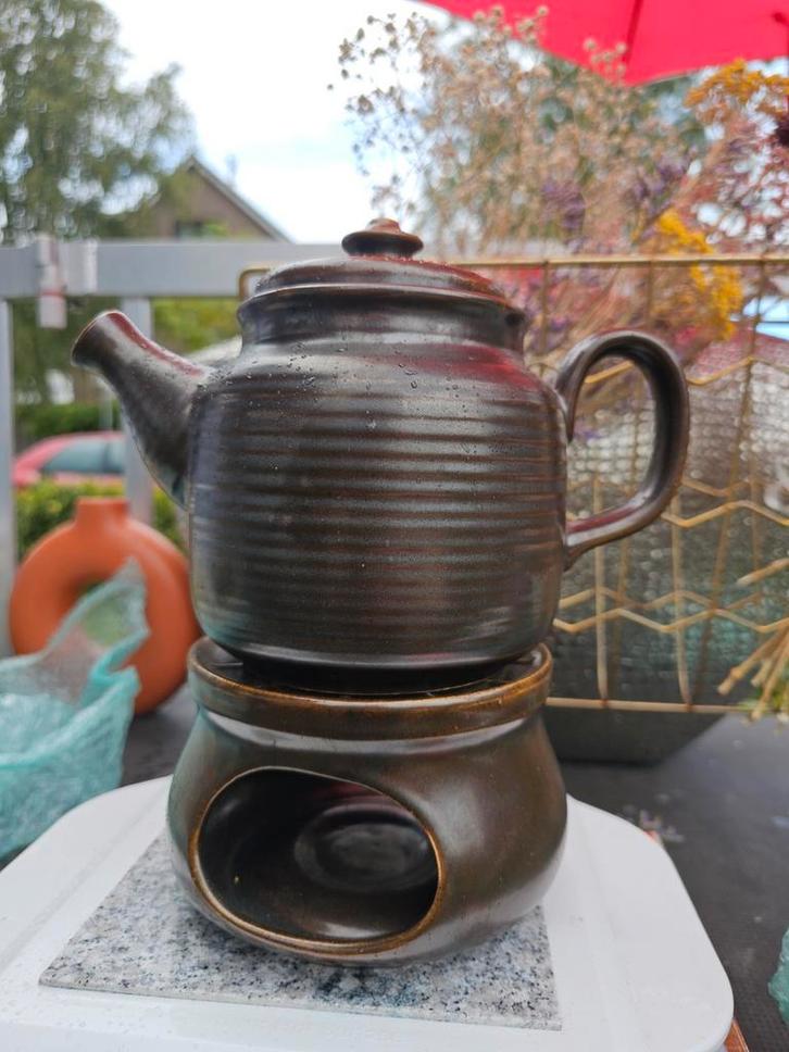 Bruine West Germany theepot met warmhouder, Huis en Inrichting, Keuken | Keukenbenodigdheden, Zo goed als nieuw, Ophalen of Verzenden