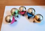 Ajeko oude kerstbal, 6,5 cm half zilver half kleur, Antiek en Kunst, Ophalen of Verzenden