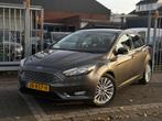 Ford Focus 1.0 Titanium | Navigatie | 17” LMV | Automatisc, Gebruikt, Origineel Nederlands, 3 cilinders, Zilver of Grijs