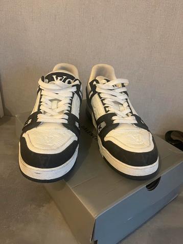 Louis Vuitton Schoenen - Maat 41 half beschikbaar voor biedingen