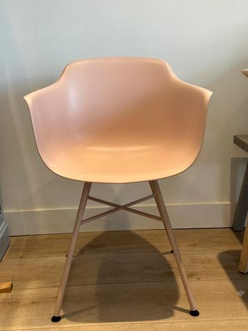 4 roze kuipstoelen Karwei beschikbaar voor biedingen