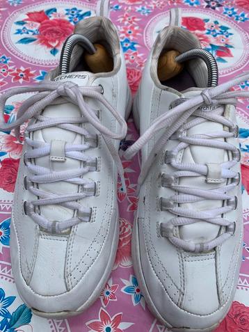 Sketchers witte sneakers maat 40 beschikbaar voor biedingen