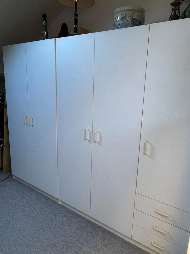 Gratis kledingkasten gedemonteerd., Huis en Inrichting, Kasten | Roldeurkasten en Archiefkasten, Zo goed als nieuw, 150 tot 200 cm