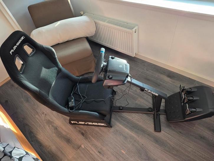Playseat racestoel + Logitech G923 SE (PS/PC), Spelcomputers en Games, Games | Sony PlayStation 5, Zo goed als nieuw, Ophalen