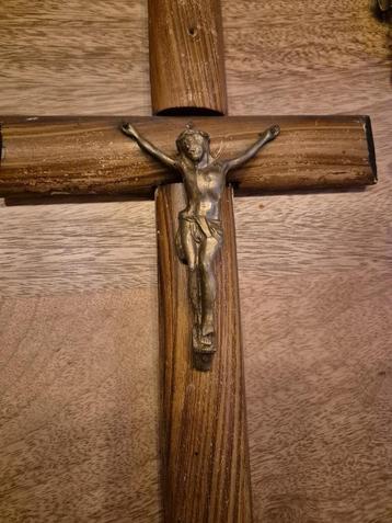 Kruisjes (Muurkruis en Christuskruis) beschikbaar voor biedingen