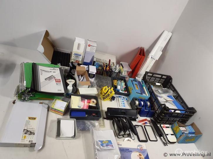 Online Veiling: Partij kantoorbenodigdheden o.a. nietmach..., Diversen, Schoolbenodigdheden, Gebruikt