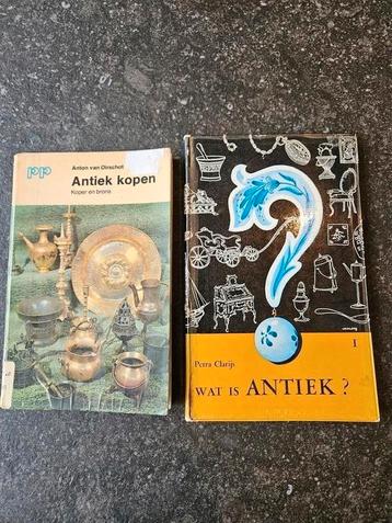 26 boeken met van alles over antiek.  beschikbaar voor biedingen