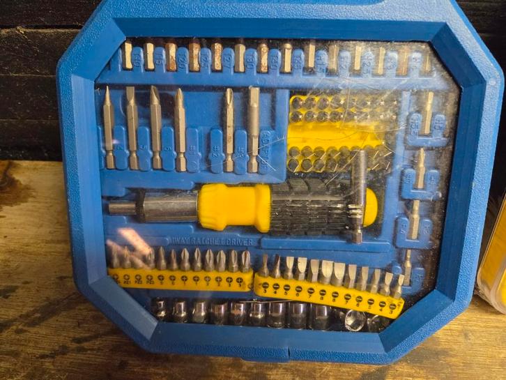 Schroevendraaierset met Bits - Gebruikt, Doe-het-zelf en Verbouw, Gereedschap | Handgereedschap, Gebruikt, Ophalen of Verzenden