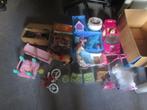 Heel veel barbie, poppen, kleding, accesoires, camper, boot, Kinderen en Baby's, Speelgoed | Poppen, Ophalen, Gebruikt, Barbie