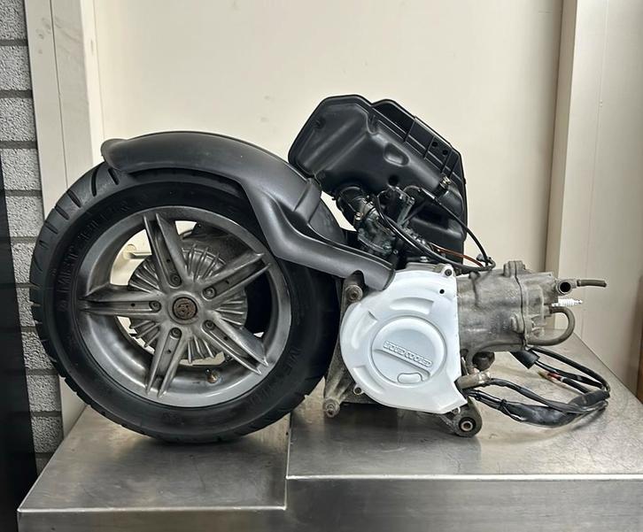 Piaggio hexagon 180cc M06 blok - origineel 180 met papieren, Fietsen en Brommers, Brommeronderdelen | Algemeen, Zo goed als nieuw