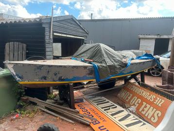 Opknapbootje +- 5 meter beschikbaar voor biedingen