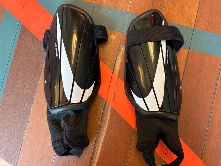 Scheenbeschermers - Nike Charge, Sport en Fitness, Voetbal, Gebruikt, Overige typen, Ophalen of Verzenden
