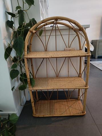 Rotan rekje kastje retro boho zgan beschikbaar voor biedingen