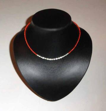 Ketting Bloedkoraal Parels barok beschikbaar voor biedingen