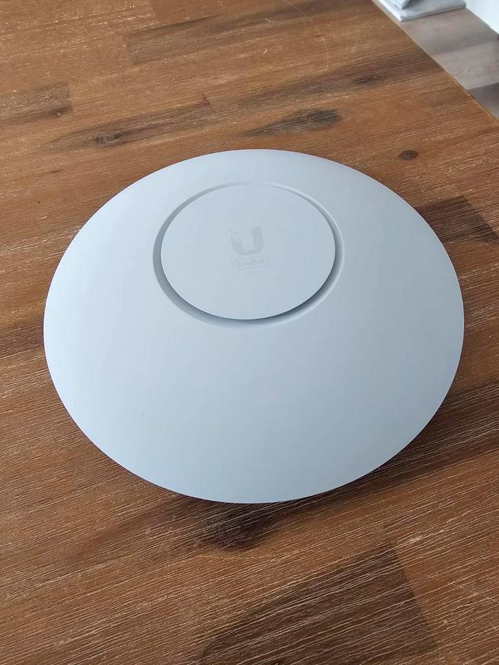Unifi U6-LR Access Point - Long Range, Computers en Software, Accesspoints, Zo goed als nieuw, Ophalen of Verzenden