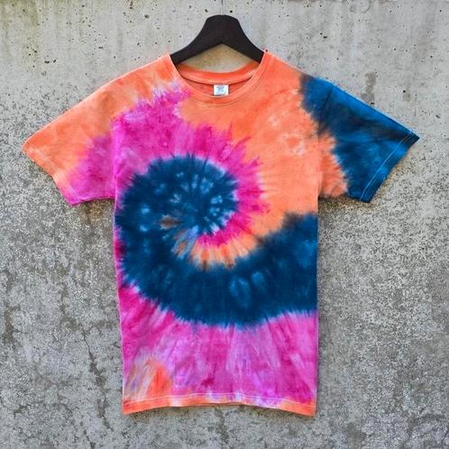 Spiral tie dye roze - blauw - oranje t-shirt unisex maat XS, Kleding | Heren, T-shirts, Nieuw, Maat 46 (S) of kleiner, Overige kleuren