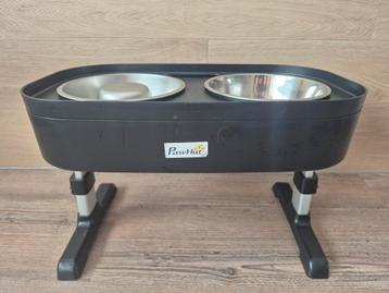 Hondenvoerbakken met standaard.  Merk Pawhut. beschikbaar voor biedingen