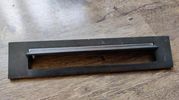 Brievenbus klep plaat antiek, Tuin en Terras, Brievenbussen, Gebruikt, Brievenbusklep, Overige materialen, Ophalen of Verzenden