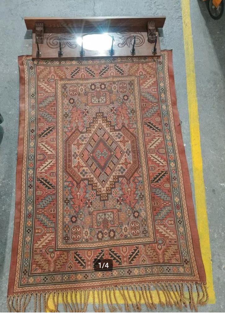 antieke houten wand kapstok met kleed - tapijt, Huis en Inrichting, Woonaccessoires | Kapstokken, Gebruikt, Wandkapstok, Minder dan 100 cm