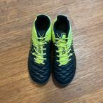 Kipsta voetbalschoenen met kleine noppen, Sport en Fitness, Voetbal, Gebruikt, Schoenen, Ophalen of Verzenden, Maat S