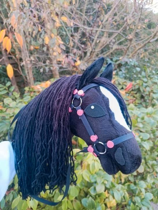 Hobbyhorse bruin/zwart met witte vlekken, Hobby en Vrije tijd, Overige Hobby en Vrije tijd, Nieuw, Ophalen of Verzenden