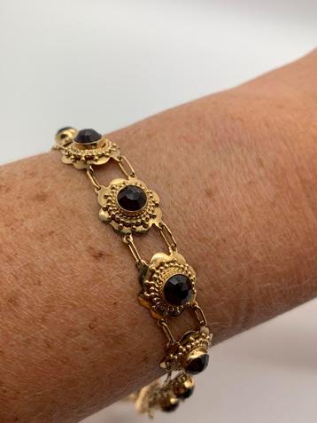 Prachtige 14 karaat gouden armband met granaat  beschikbaar voor biedingen