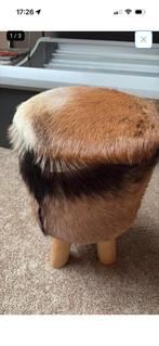 Krukje met dierenhuid, Huis en Inrichting, Krukjes, Ophalen, Gebruikt, Hout