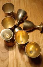 Eierdopjes goudkleur, materiaal geel koper., Huis en Inrichting, Keuken | Servies, Ophalen of Verzenden, Zo goed als nieuw, Overige stijlen