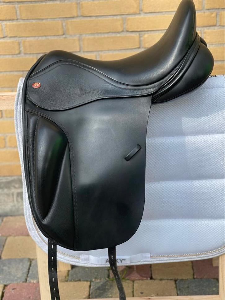 Kent and Masters dress 18 inch (passervice), Dieren en Toebehoren, Paarden en Pony's | Zadels, Gebruikt, Dressuur, Ophalen of Verzenden